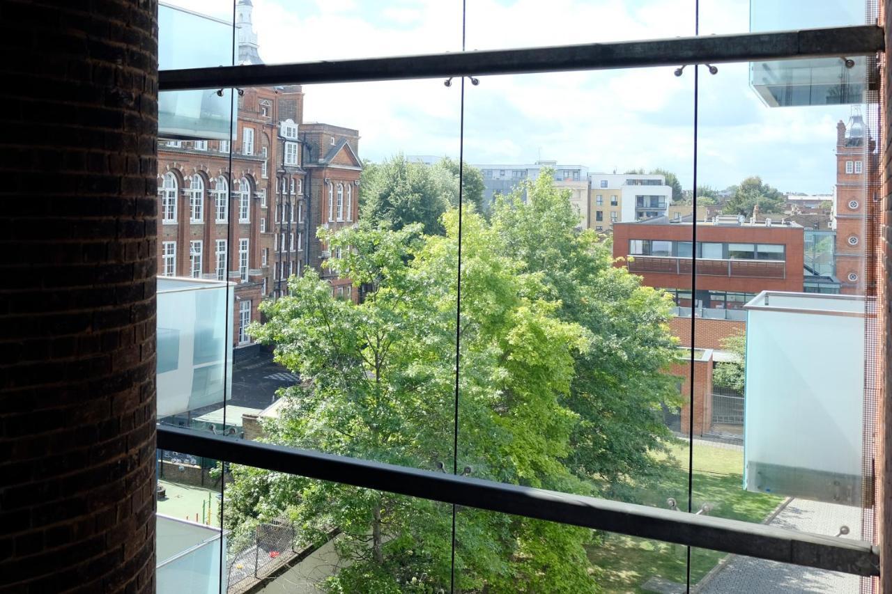 Luxury 2-Bed Flat Parking And Close To The Tube Londen Buitenkant foto